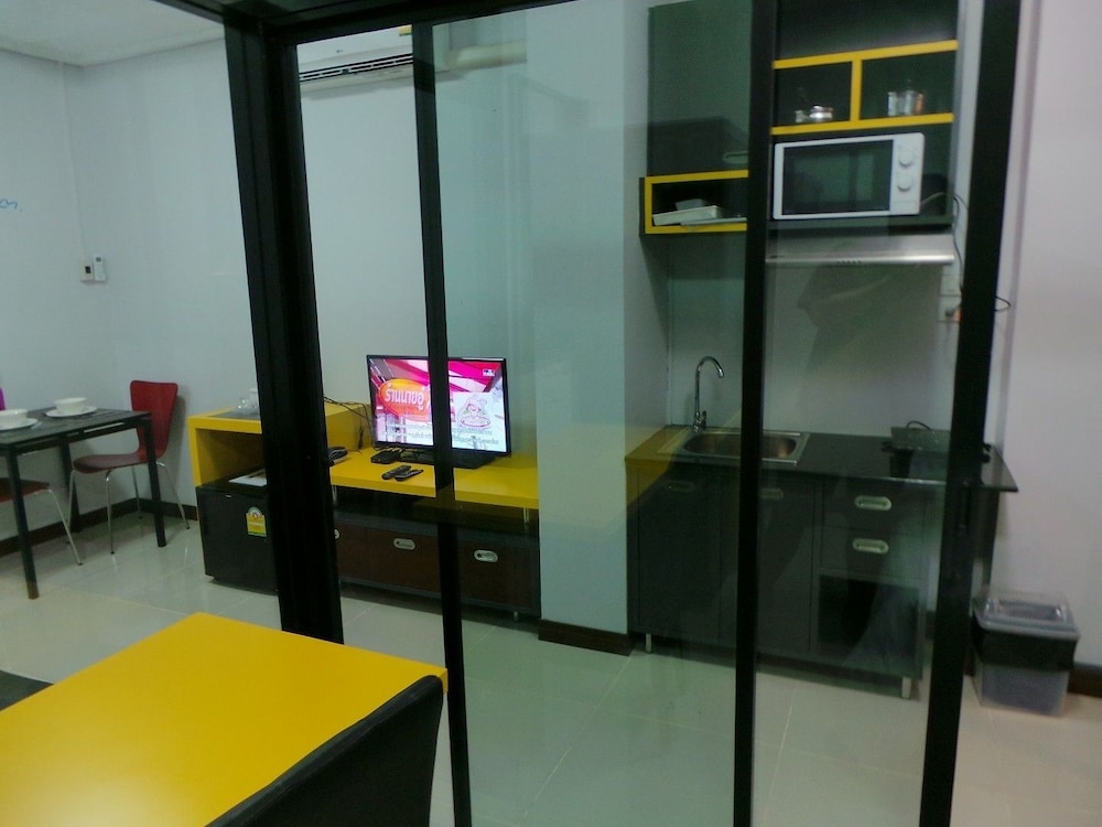 The Icon Service Apartment 31/36