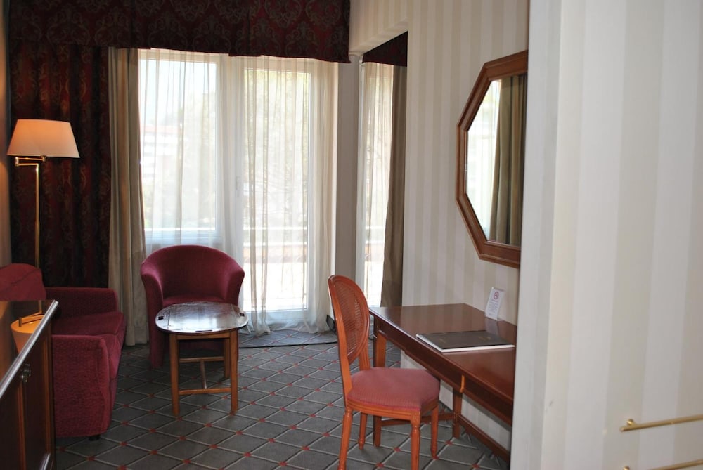 Hotel De La Paix 34/59