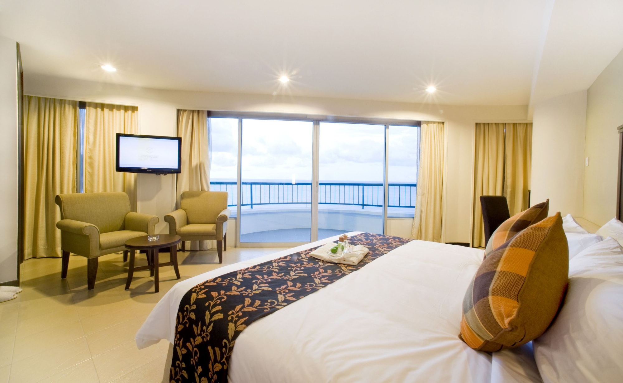 2 BEDROOM SUITE