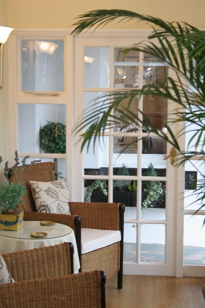 The Westbourne 32/47