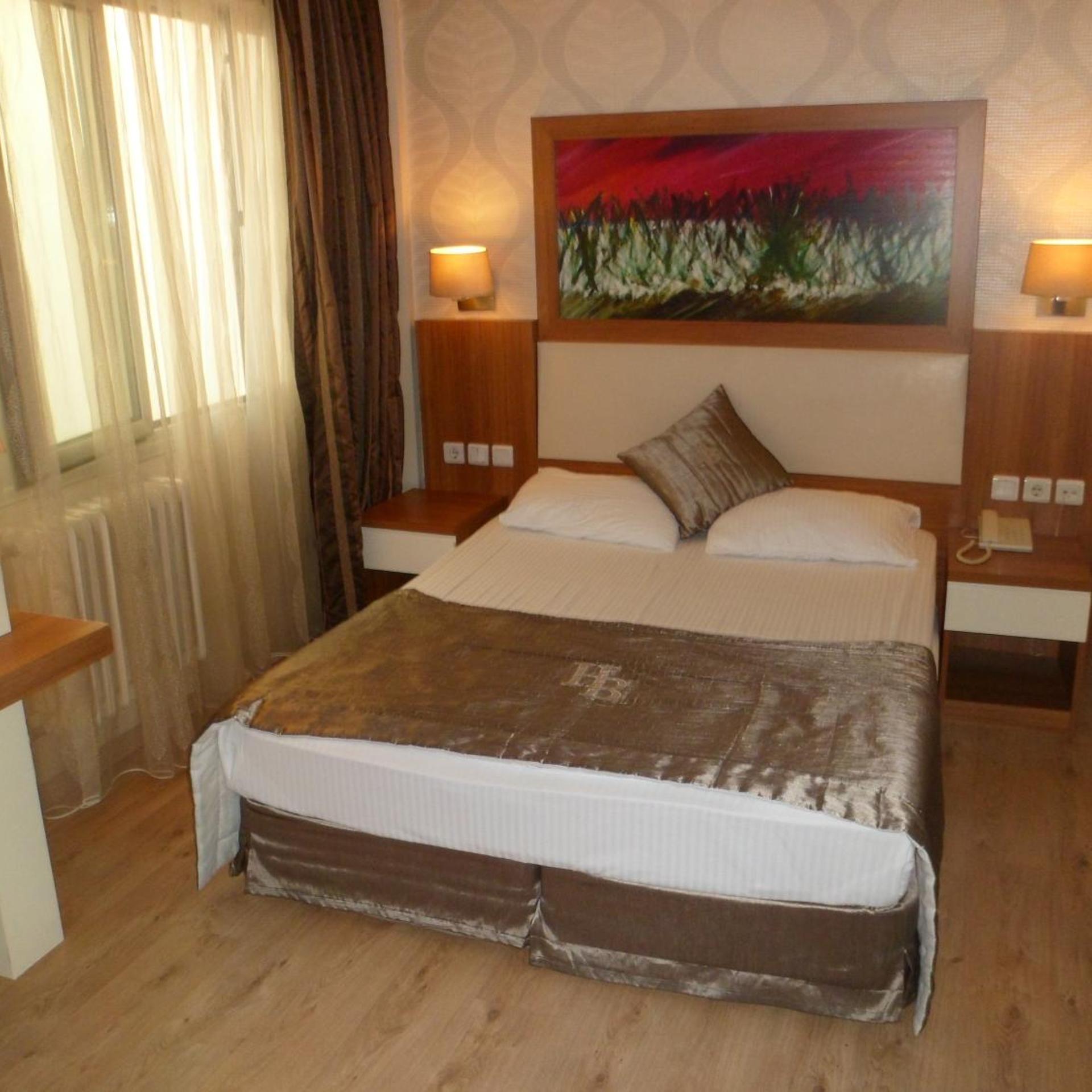 Standard, Double Bed, Garden View