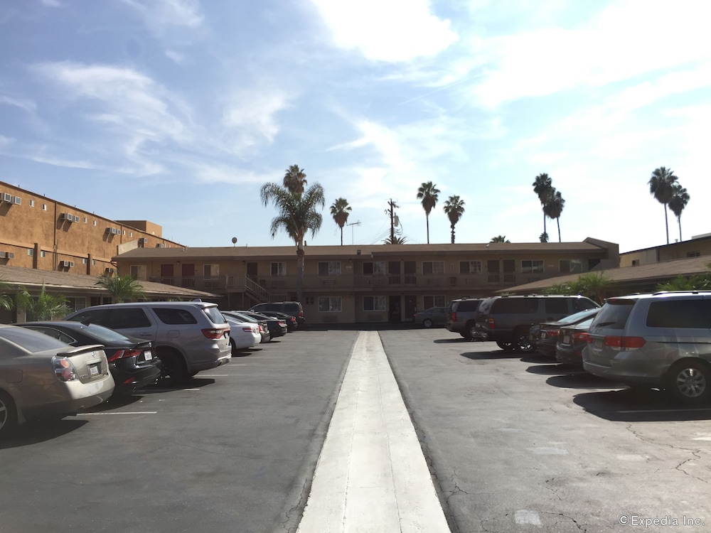 Anaheim Discovery Inn Suites 58/68