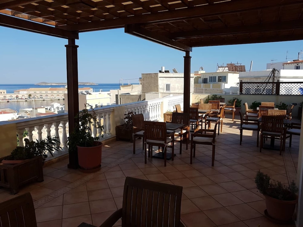 Aigli Hotel Syros 25/33
