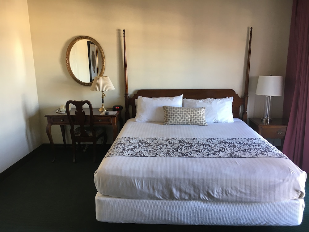 Hotel St. Lauren 10/27