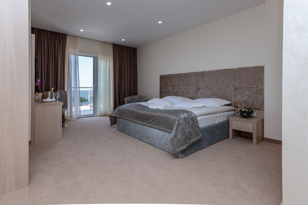 Hotel Fanat 20/76