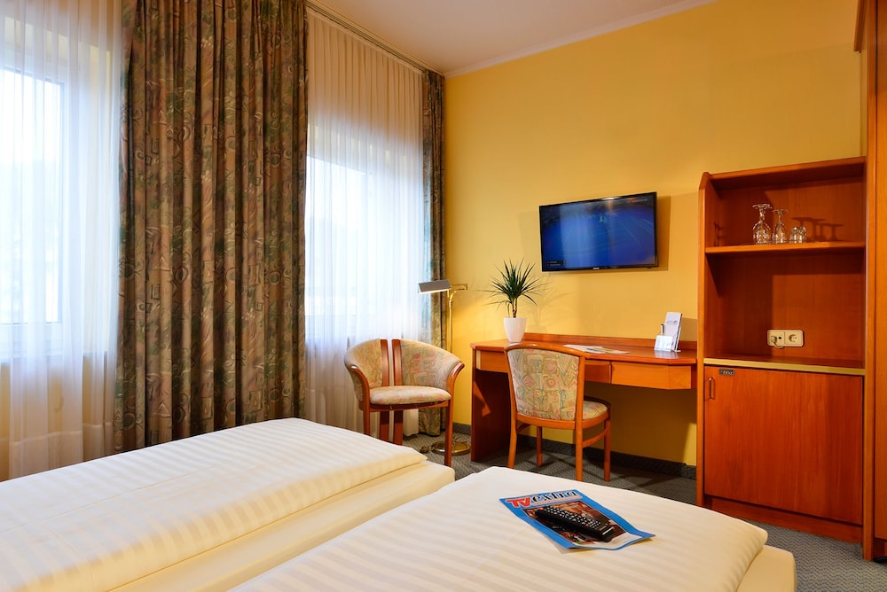 Rheinhotel Vier Jahreszeiten 10/40