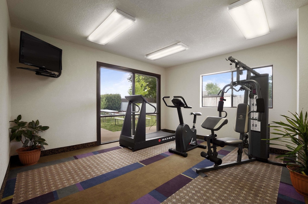Days Inn By Wyndham Childress 16/21