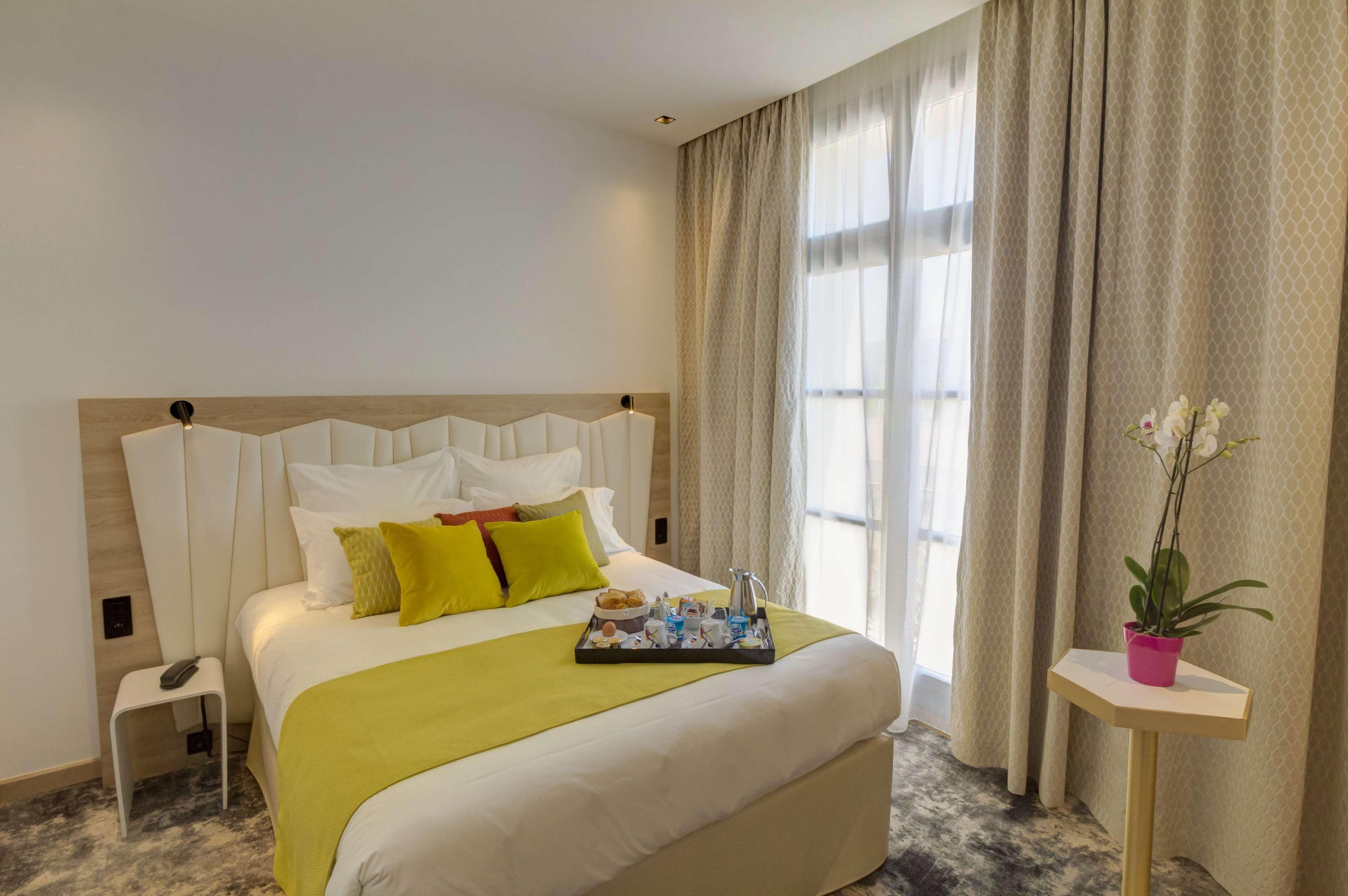 Room, Queen Bed