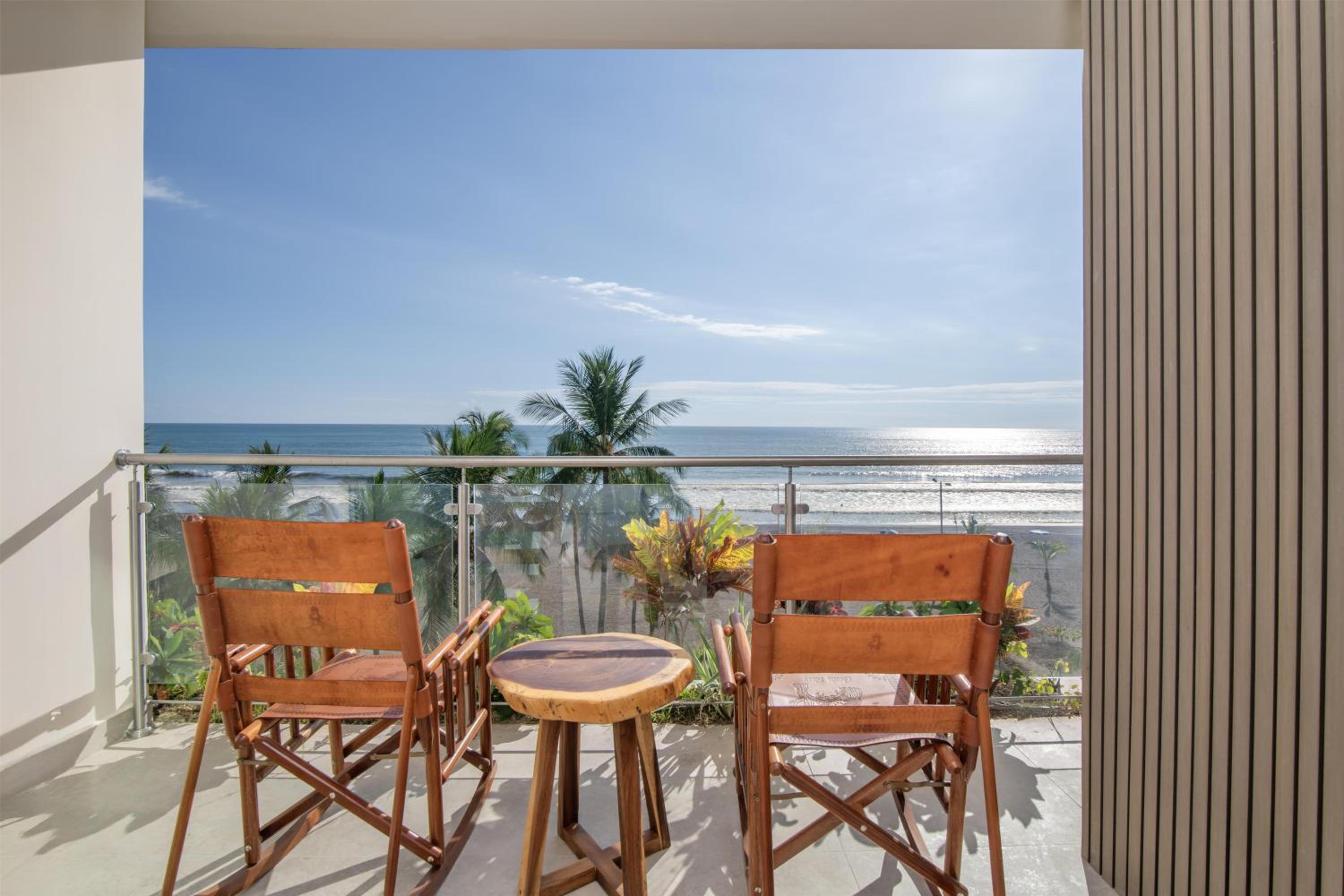 Claritas Beach Bar & Resort, WorldHotels Elite 7/70