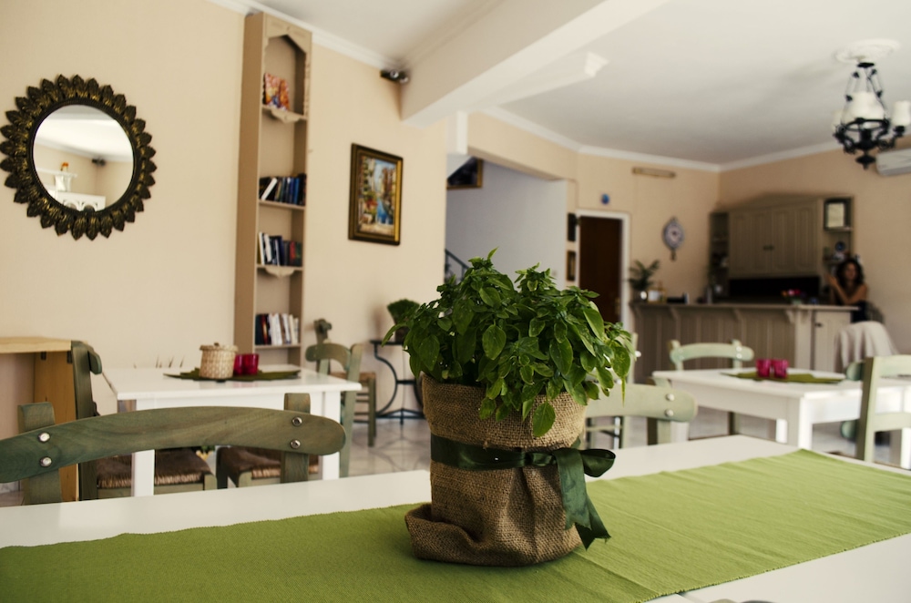 Aegina Hotel 54/73