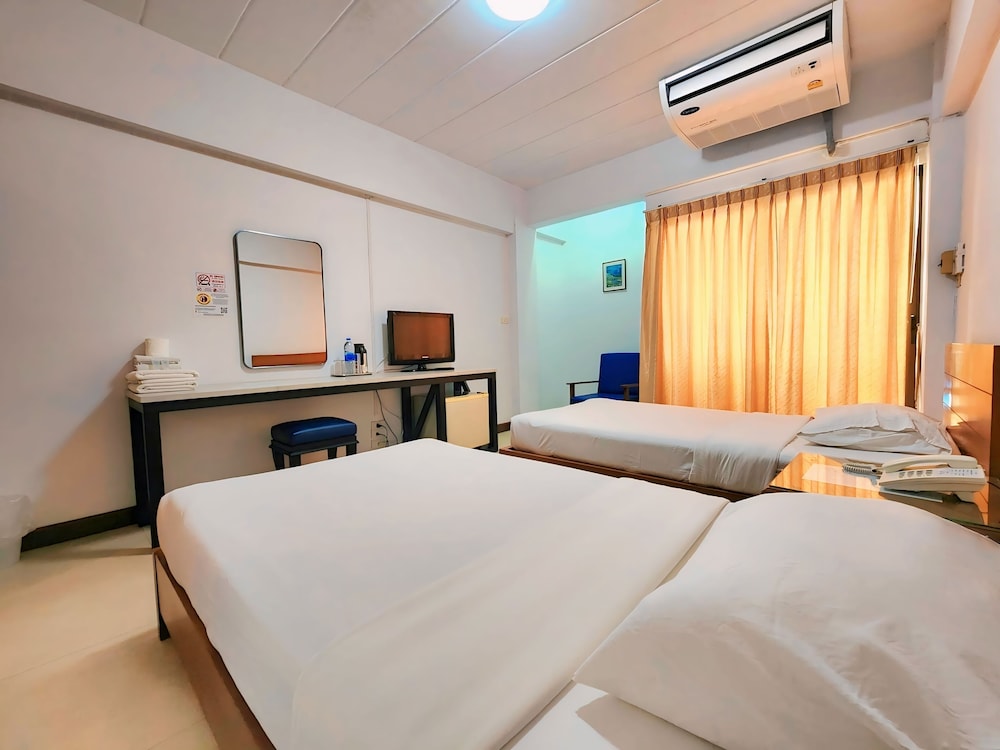 Siam Palace Hotel 24/40