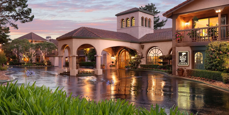 Half Moon Bay Lodge 53/59