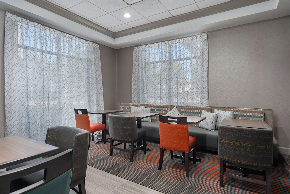 Hampton Inn By Hilton Springfield 49/49