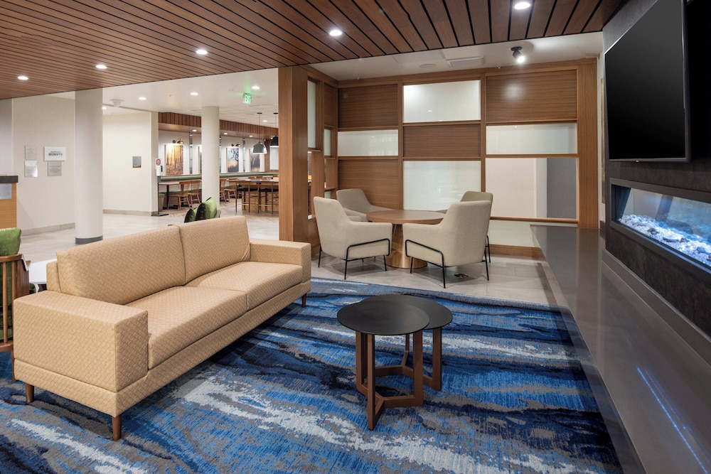 Fairfield Inn & Suites by Marriott Anaheim Los Alamitos 23/46