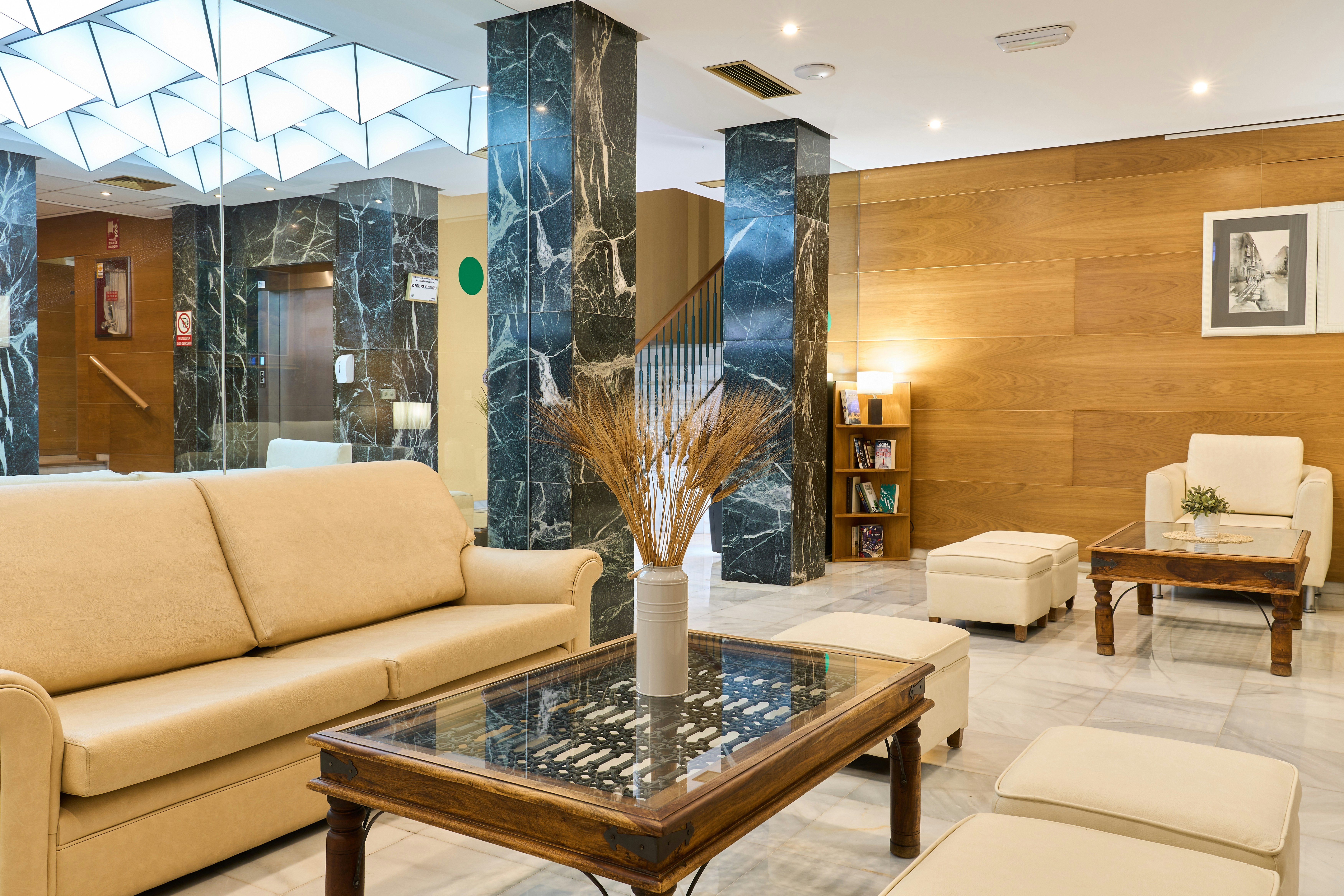 Navas Hotel 58/82