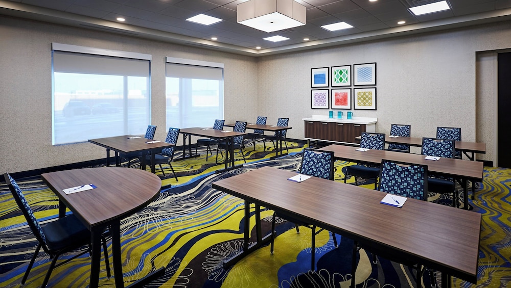 Holiday Inn Express And Suites Brantford 57/66
