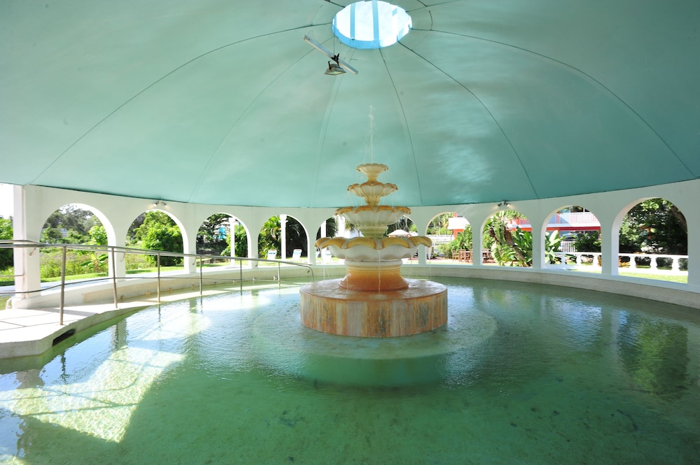 Days Inn by Wyndham Fort Myers Springs Resort 20/43