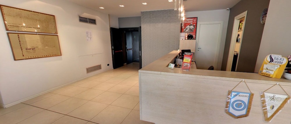 Hotel Lux Modena 6/65