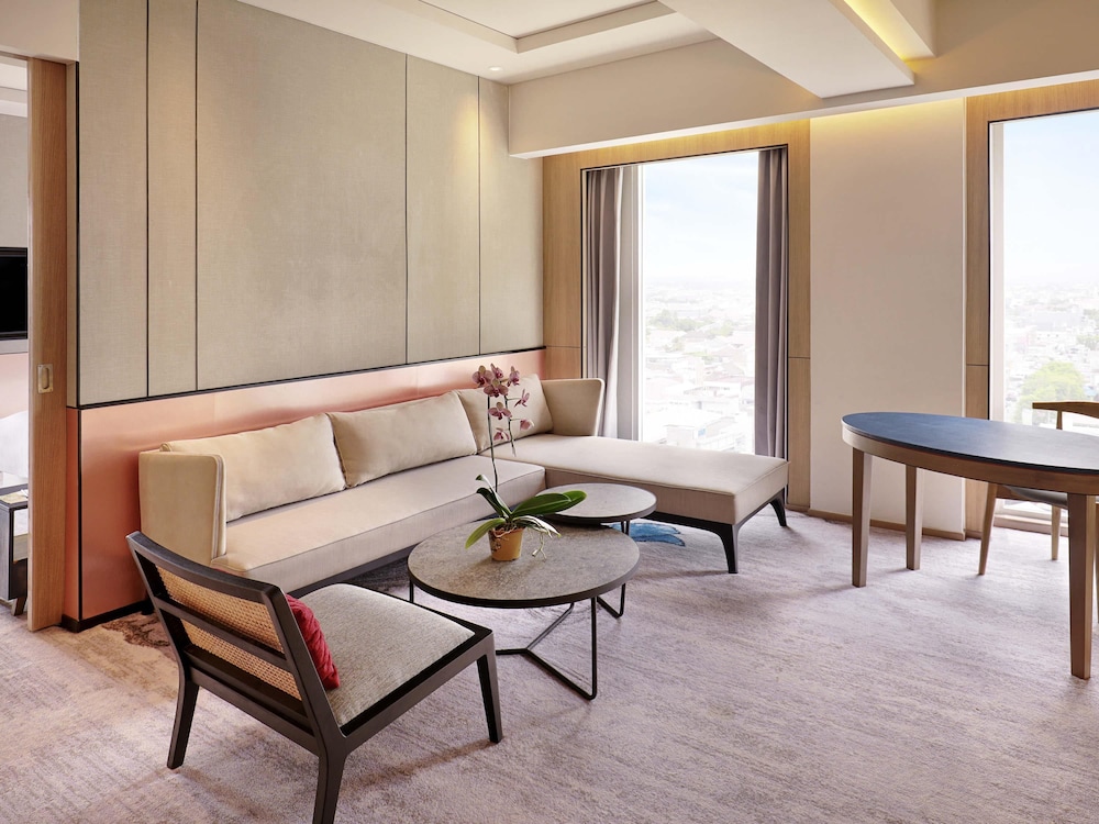 Mercure Samarinda 48/75