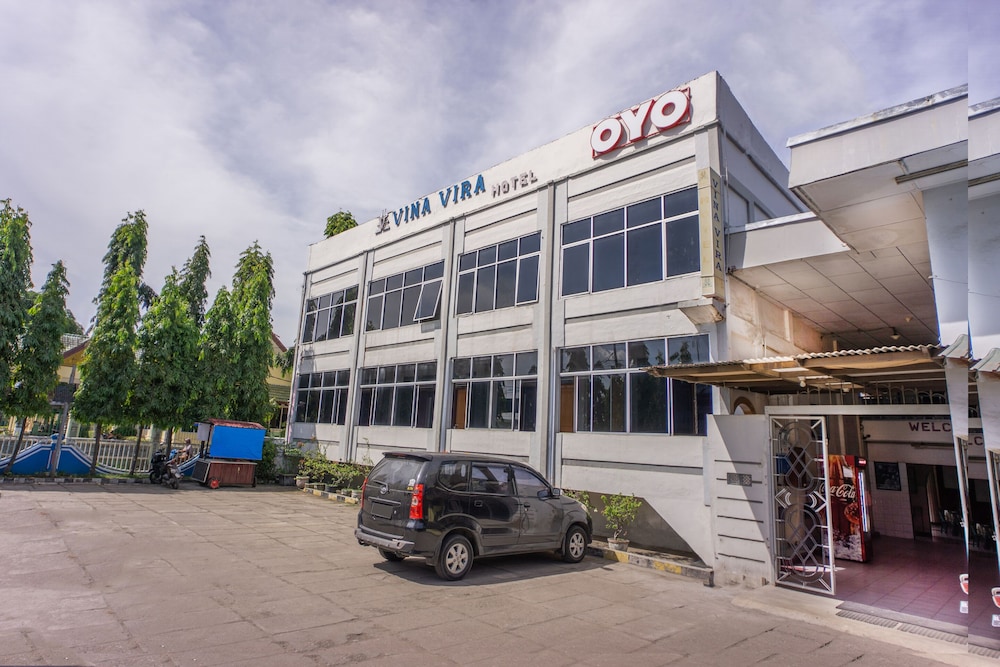 OYO 2180 Vina Vira Hotel 28/31