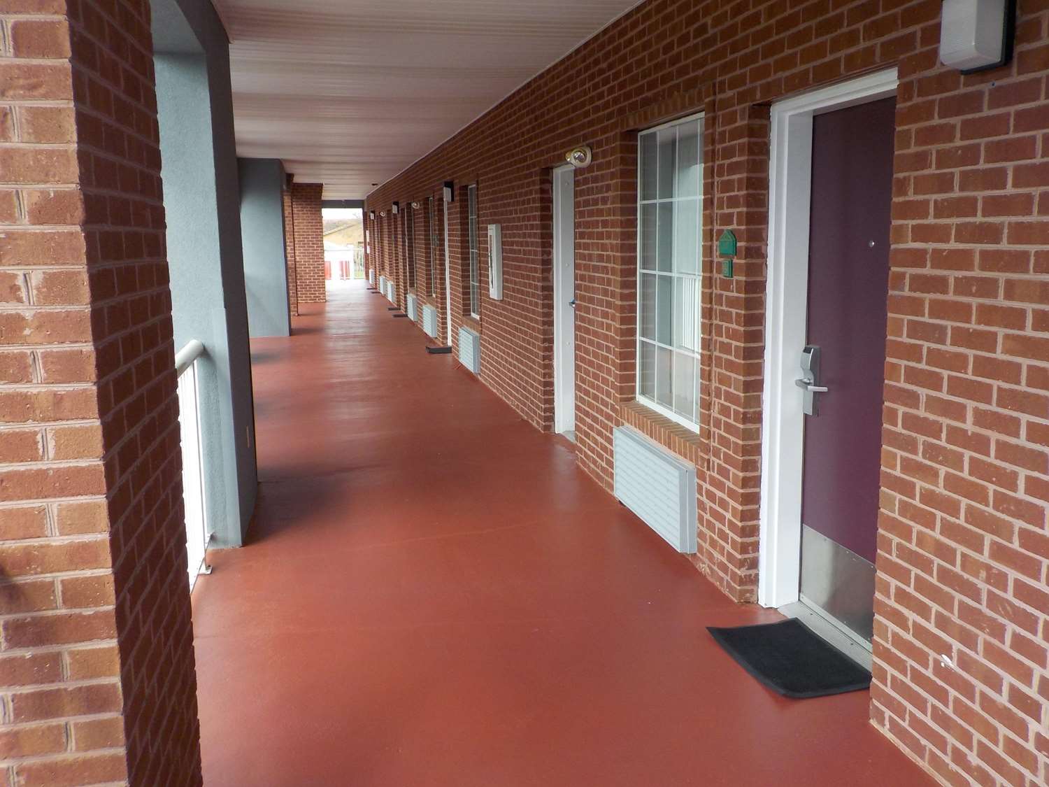SureStay Plus Hotel by Best Western Warner Robins AFB 19/33