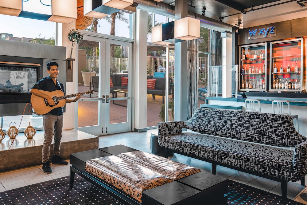 Aloft Phoenix Airport 36/62
