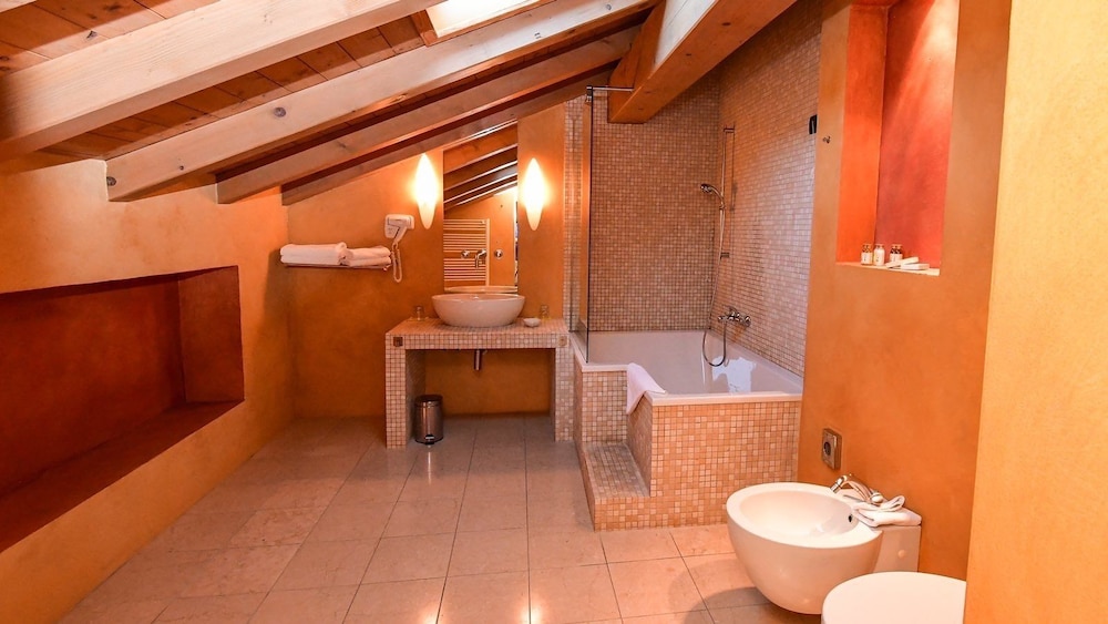 HOTEL KUKURIKU 24/64