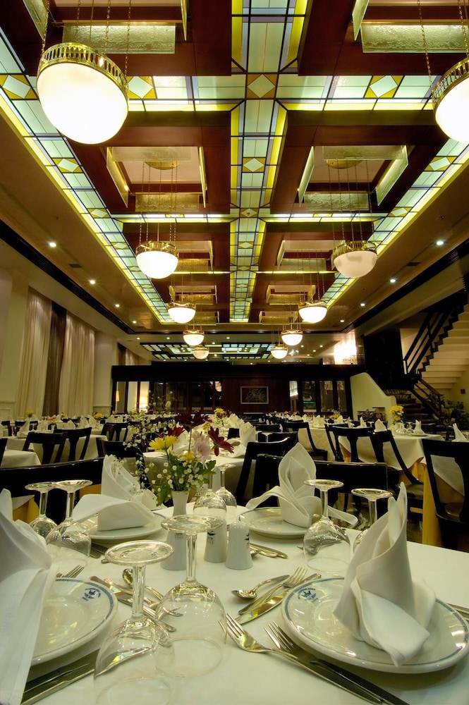 Mercure Patras Astir 48/69