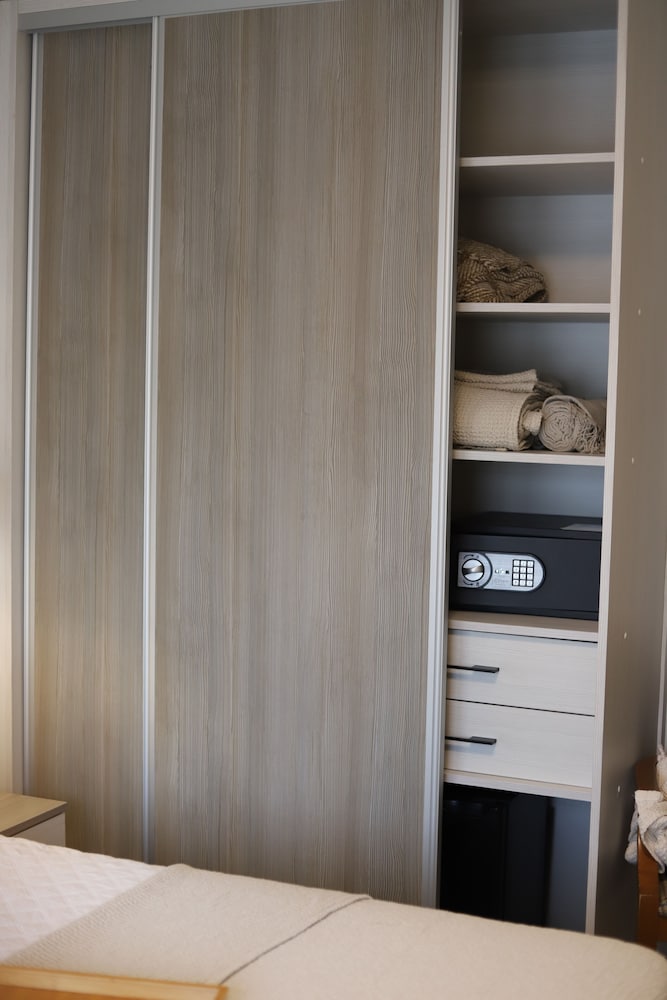 NEW HOTEL COLON 26/61