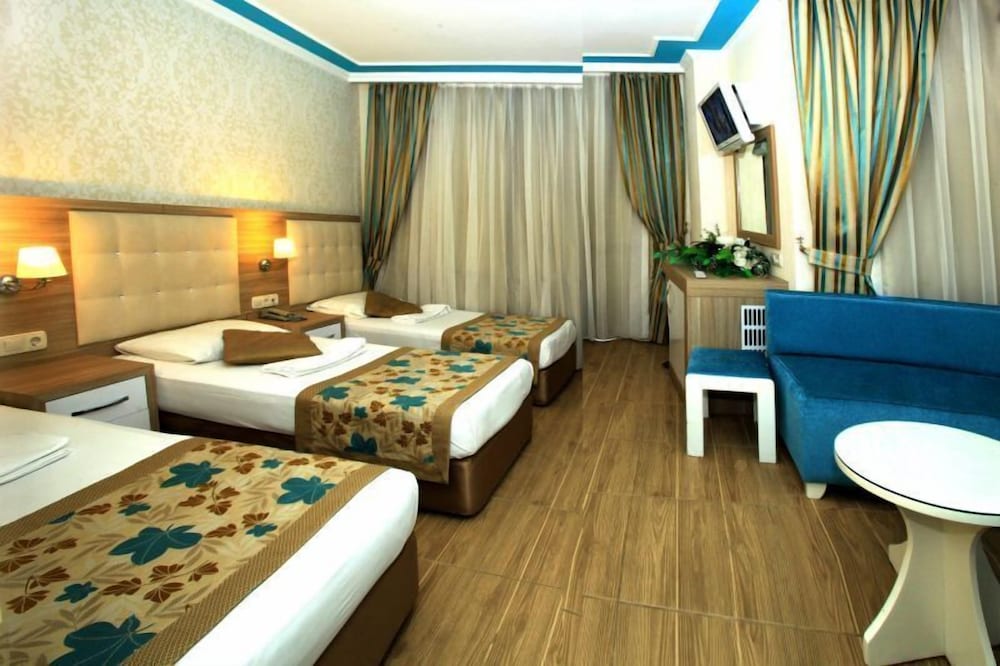 1 BEDROOM, STANDARD, TRIPLE, SEA VIEW, BALCONY