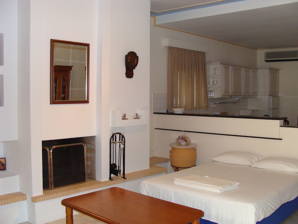 Villa Christina-Vromolimnos 9/56