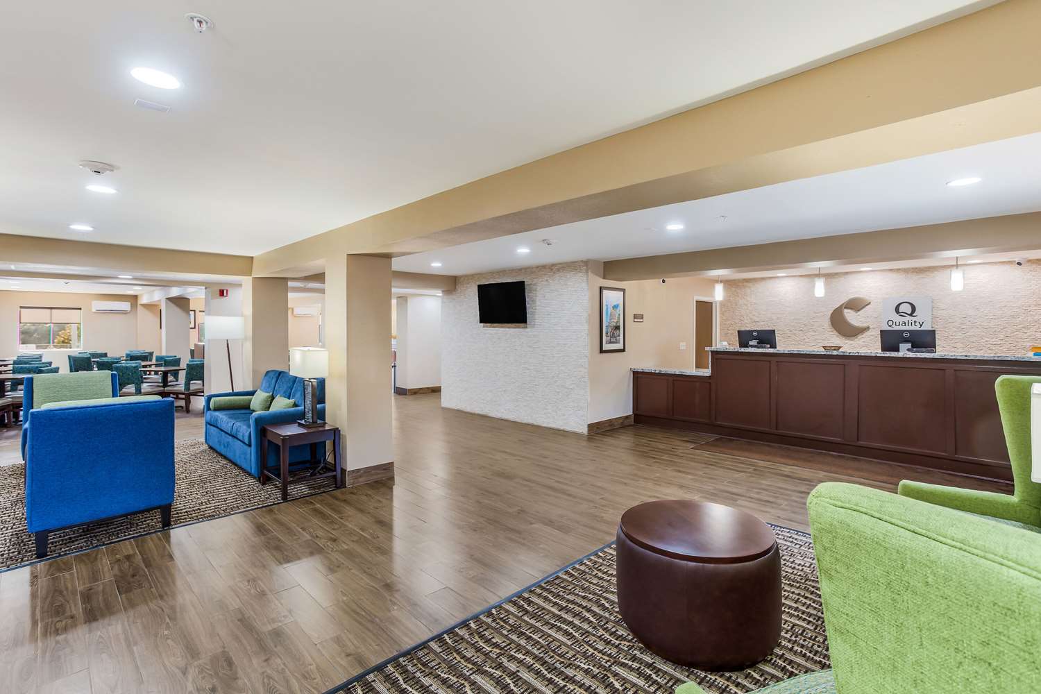Comfort Inn Charleston South Charleston, WV 4/22