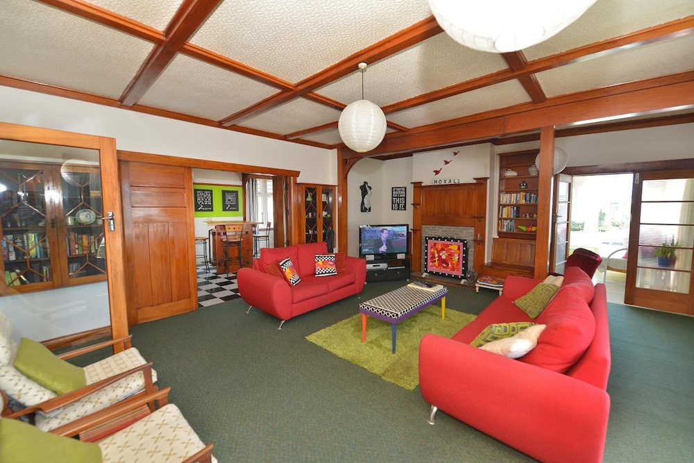 Ducks &amp; Drakes Boutique Motel &amp; Backpackers 29/43