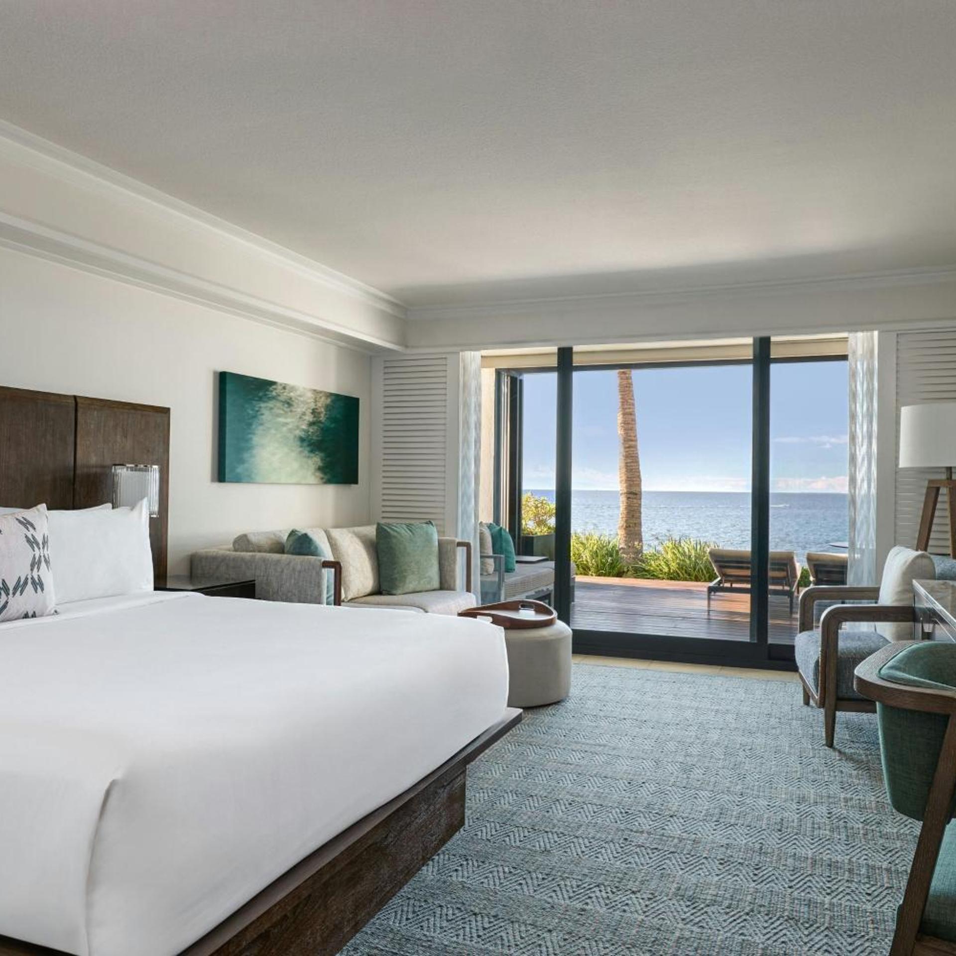 Guest Room, King Bed, Ocean Front, Sun Deck