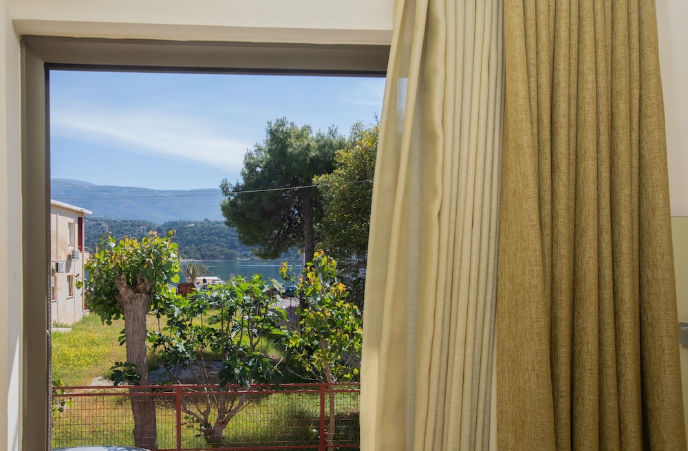 Mouikis Hotel Kefalonia 8/76