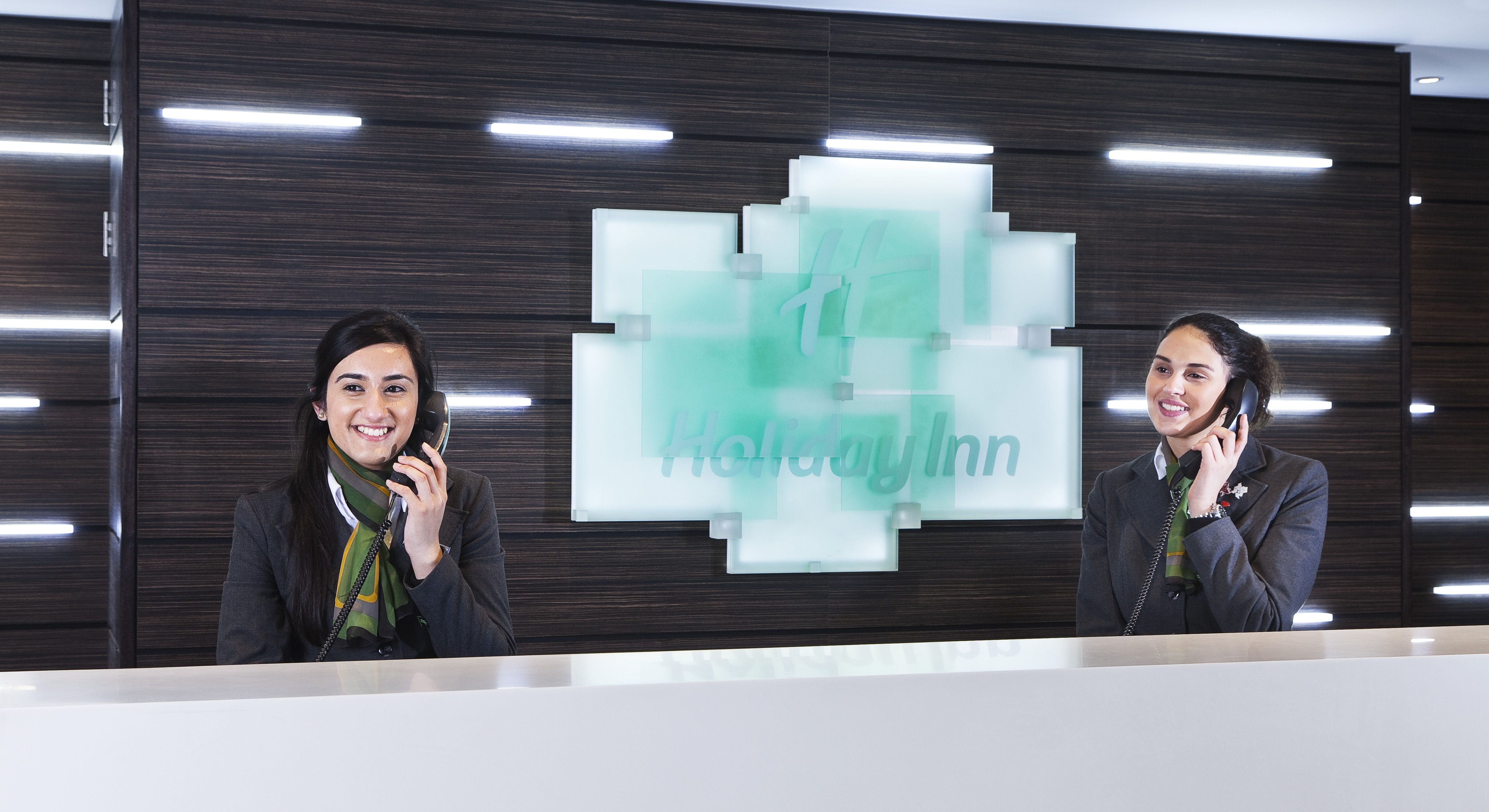 HOLIDAY INN LONDON HEATHROW M4J4 10/62