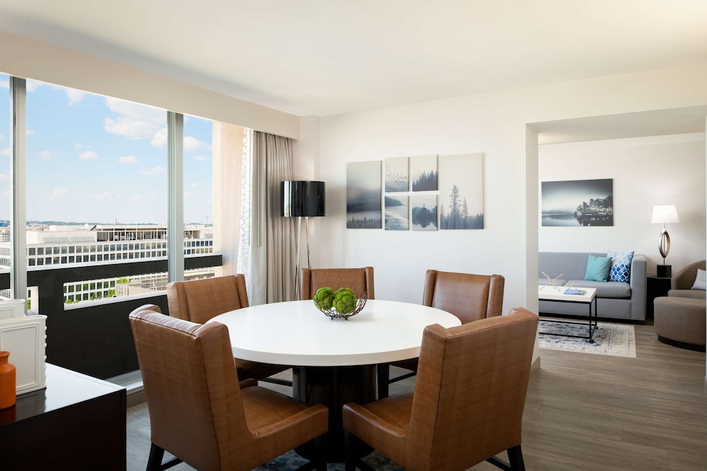 Hilton Washington DC National Mall The Wharf 48/76