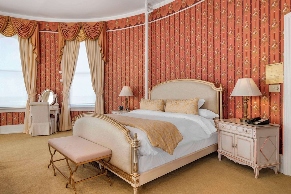 Tower, Suite, King Bed