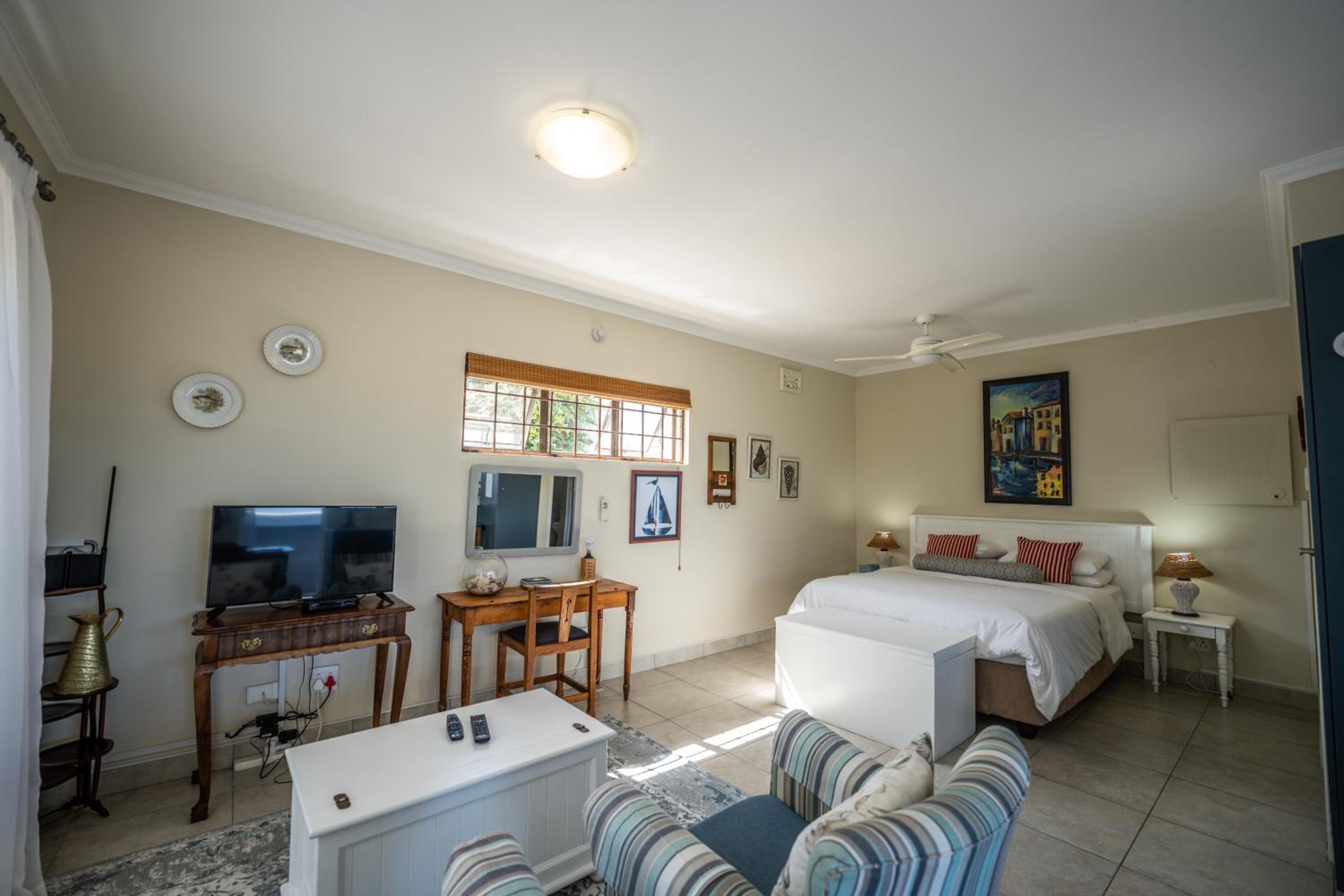 The Lookout Guest House 21/37