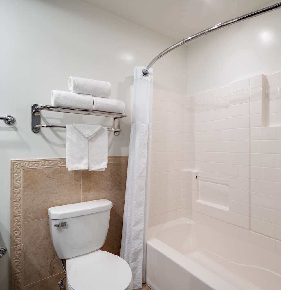 Ayres Hotel Suites Costa Mesa Newport Beach 47/50