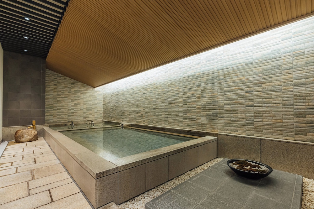 Swimming pool-spa
