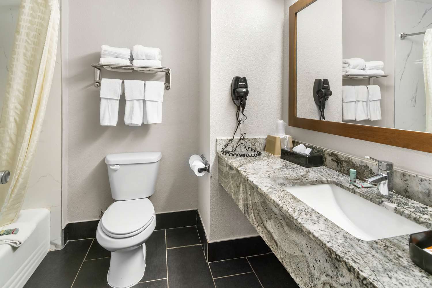 Surestay Plus Hotel By Best Western Benbrook Ft Worth 16/16