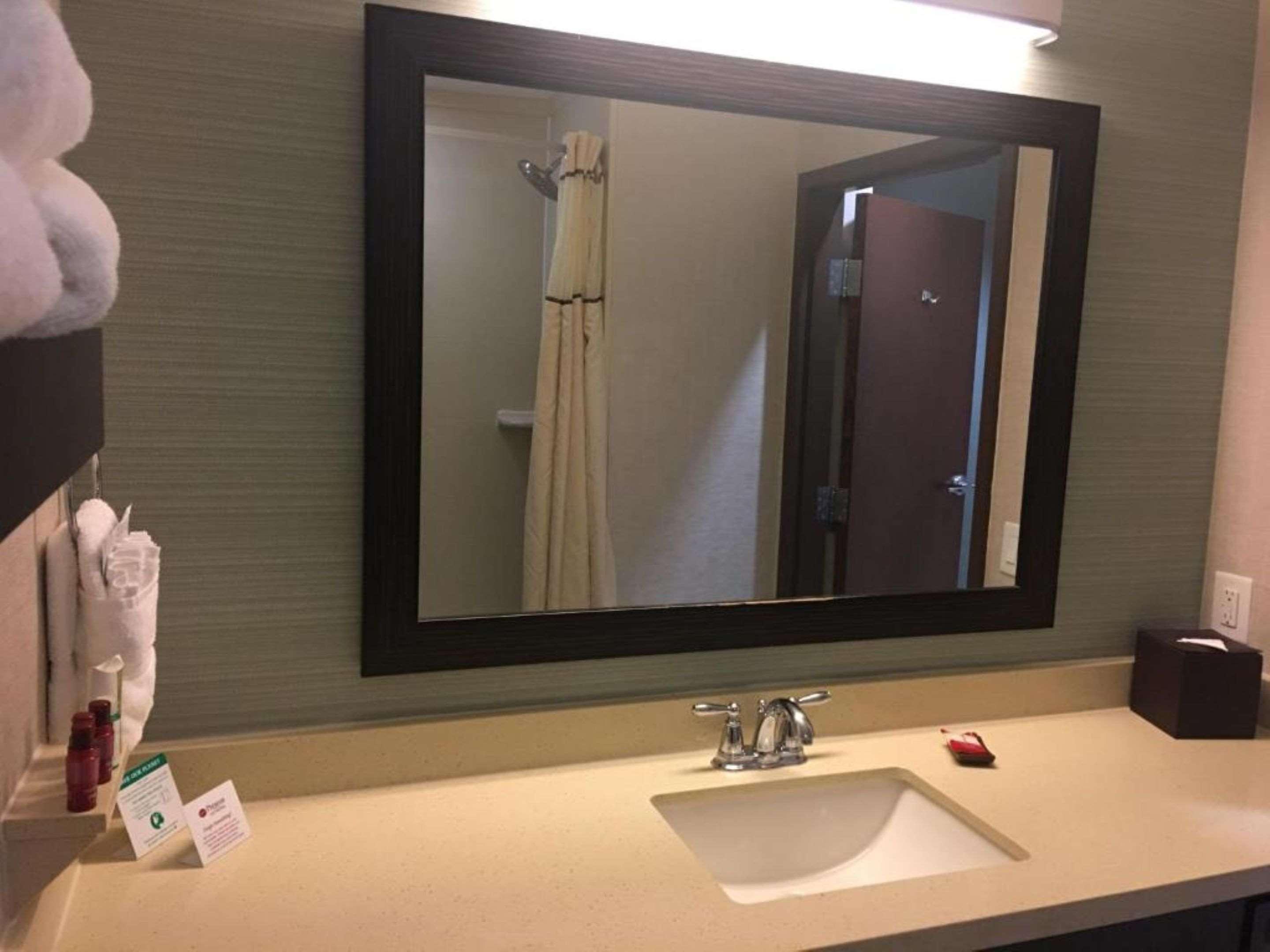 جناح بسرير كينج، Best Western Premier Ashton Suites Willowbrook 2/4