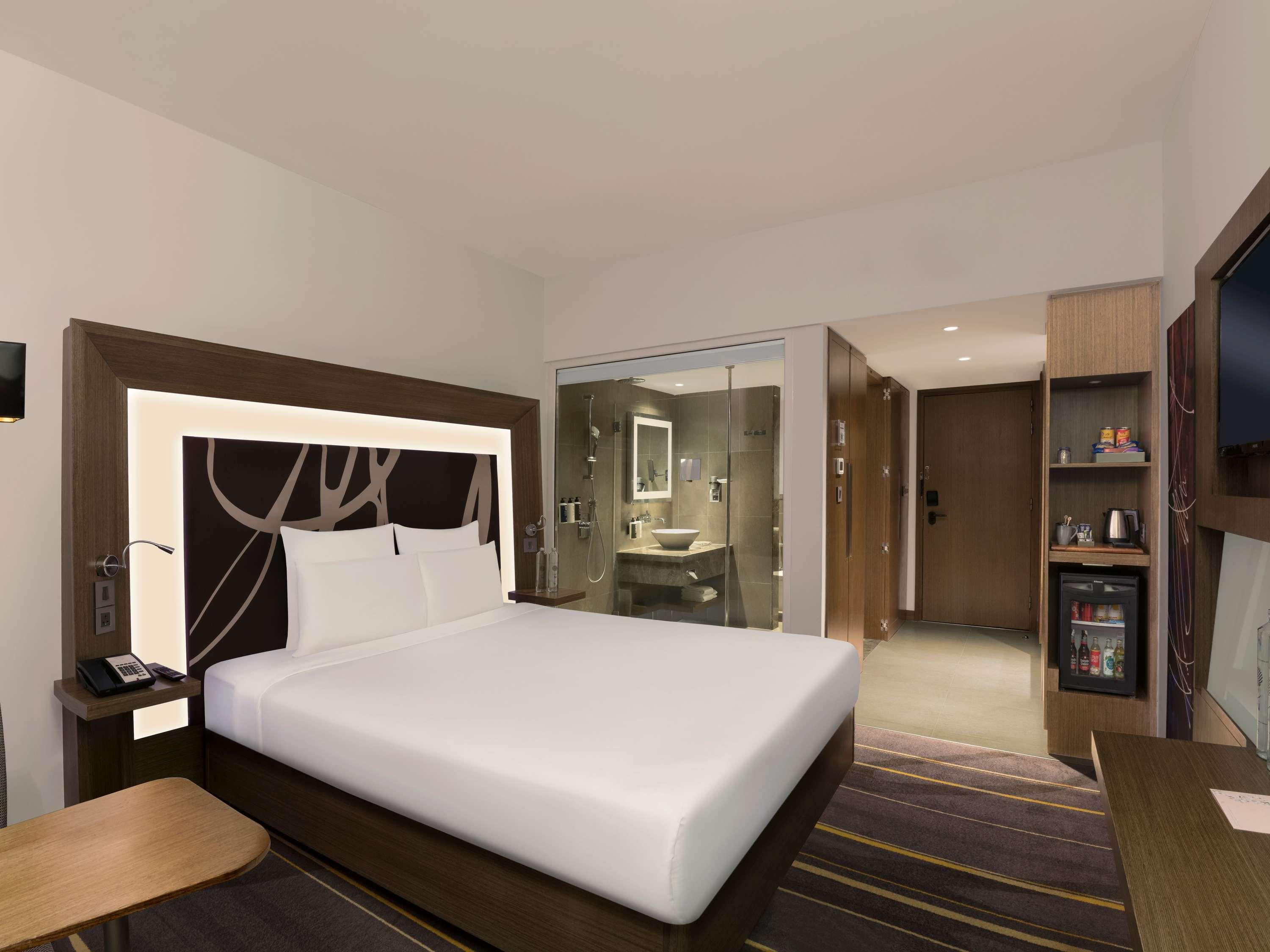 Superior, King Bed, Novotel New Delhi Aerocity 3/7