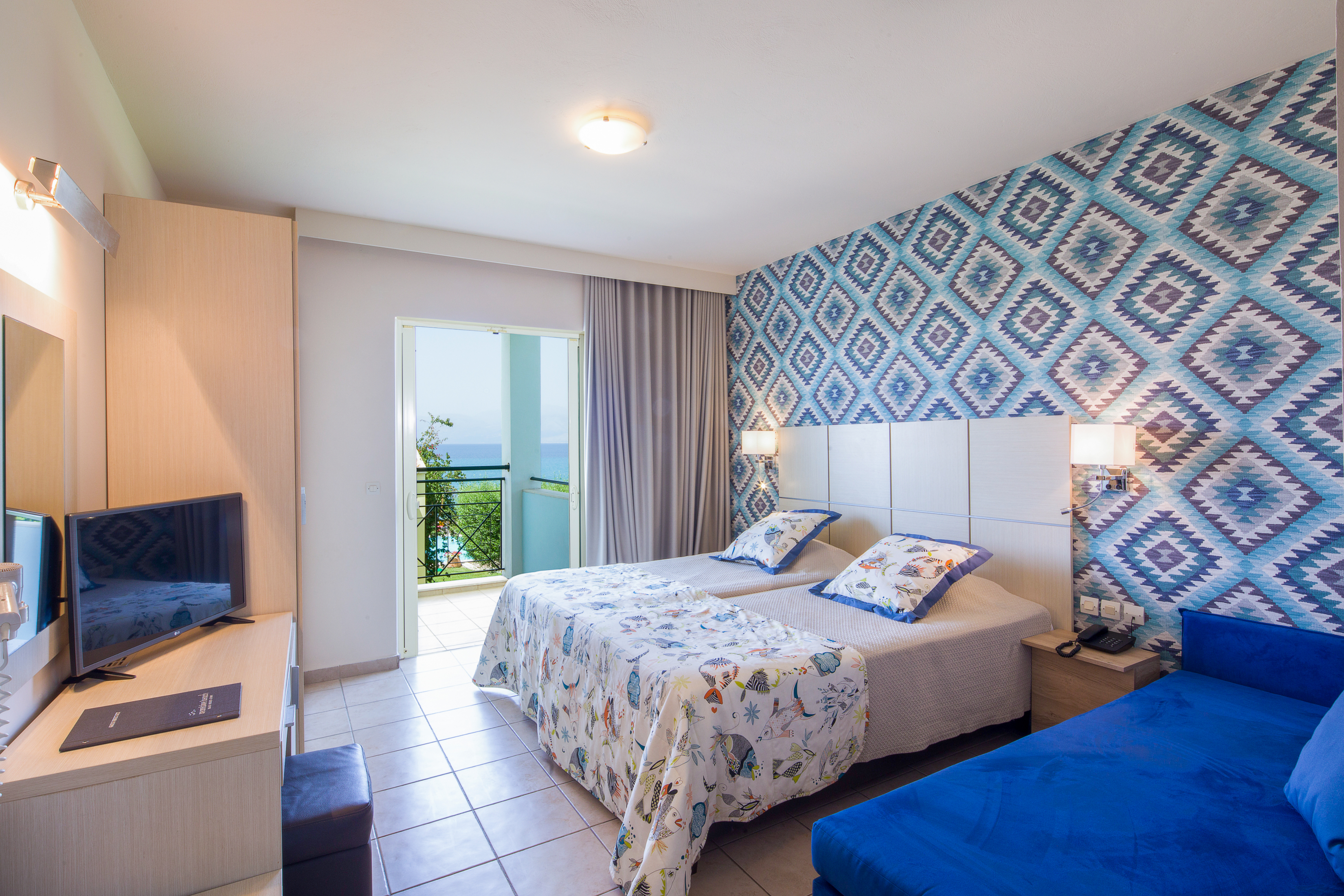 TWIN/DOUBLE ROOM SEA VIEW