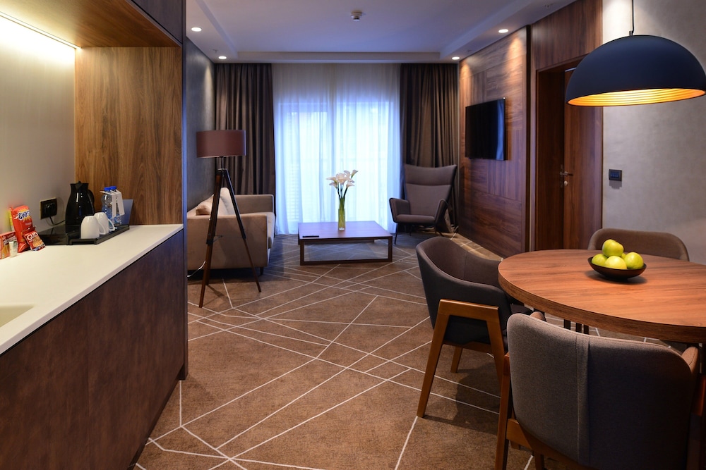 SHERATON NOVI SAD 34/48