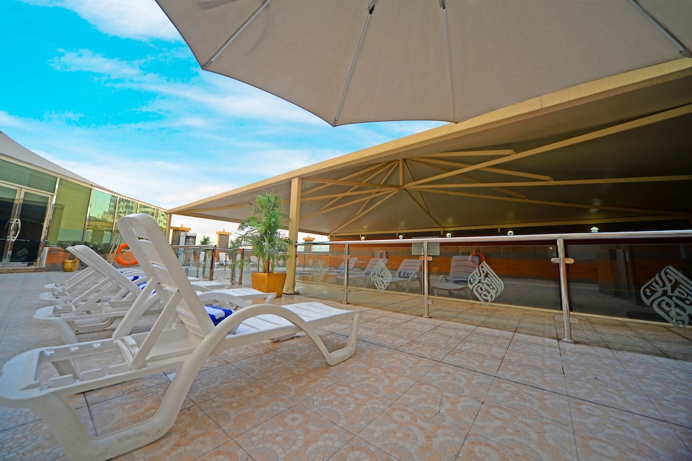 swimming pool spa