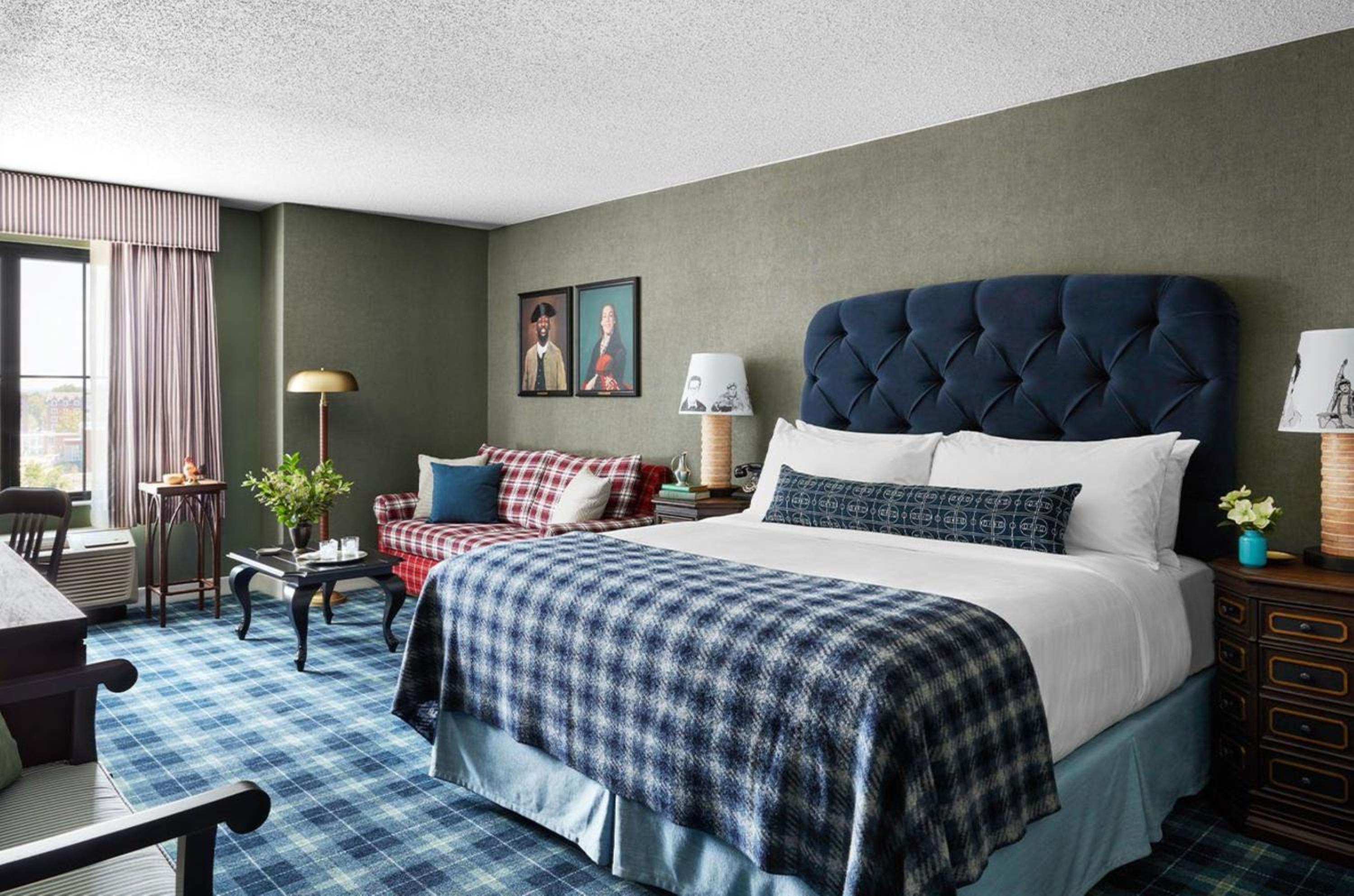 Graduate, King Bed, Sofa, Accessible