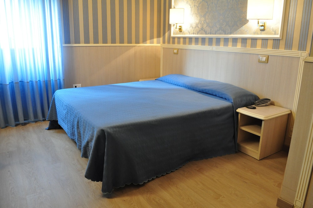 Hotel Garda 8/30