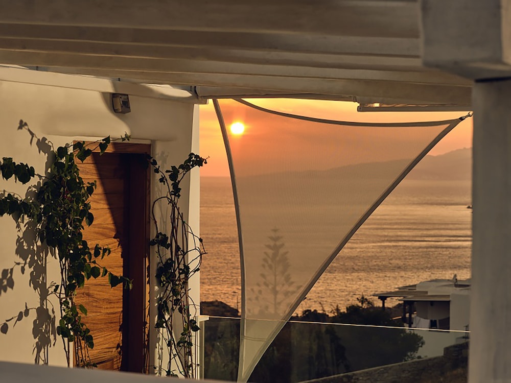Arcs Boutique Villa Hotel 67/77